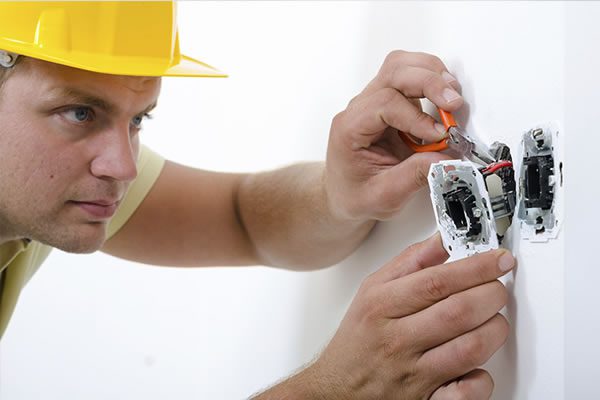 audits-fully-trained-electricians
